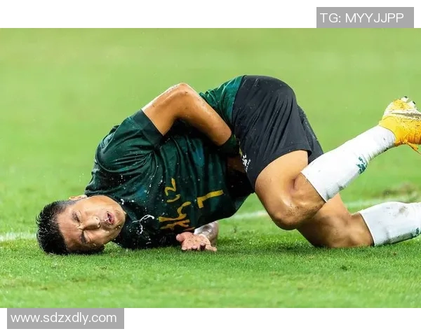 杭州足球队耐力训练的挑战与突破探索之路 杭州足球队耐力训练的挑战与突破探索之路