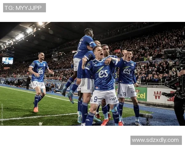 西安排球队边路渗透战术解析与欧冠足球的深度联系